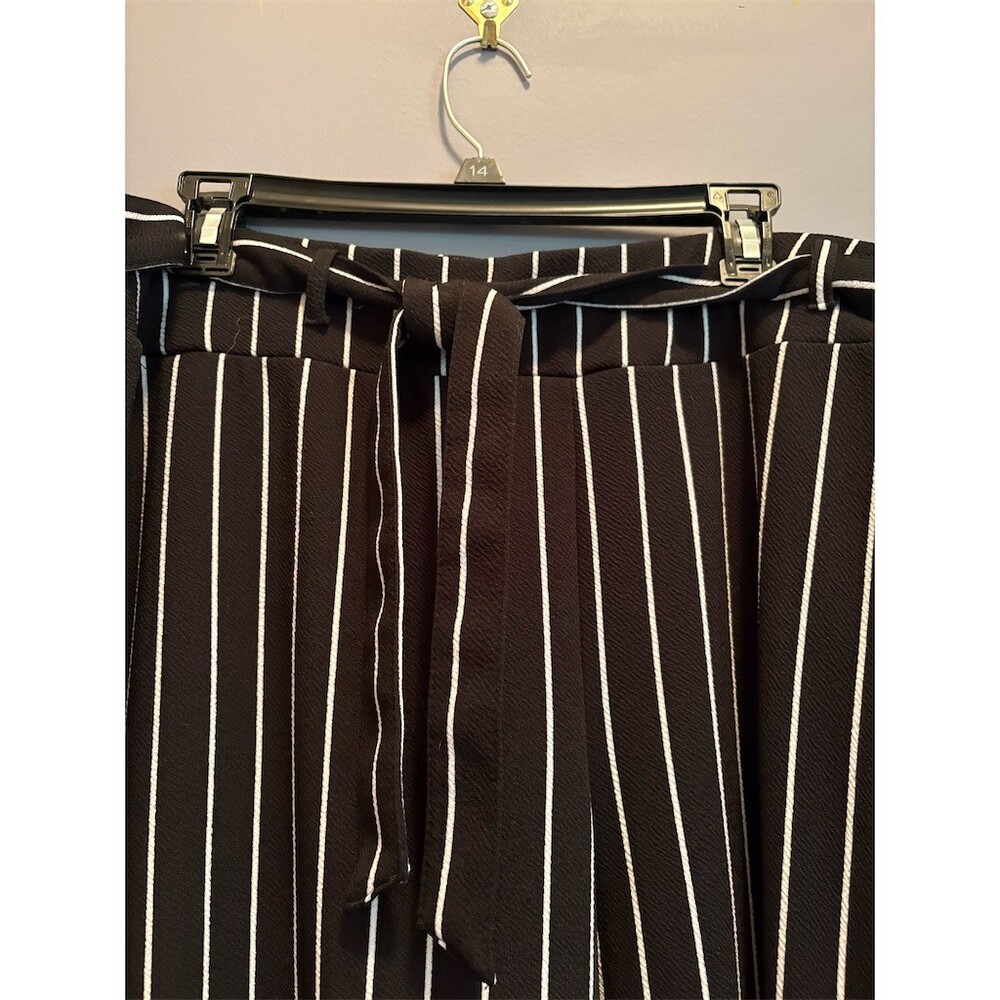 Terra & Sky Pants Womens Plus 2XL Black White Pinstripe Straight Pull-On - Picture 2 of 11